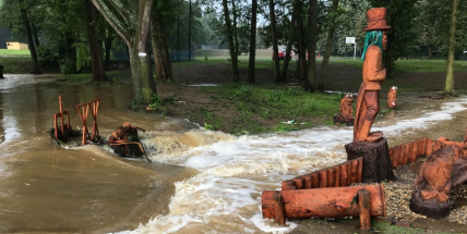 Meteorologové varují: Bouřky mohou být velmi silné, lze očekávat škody na majetku