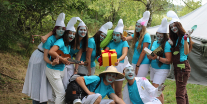 Příbramská Charita zavedla děti do Šmoulí vesnice