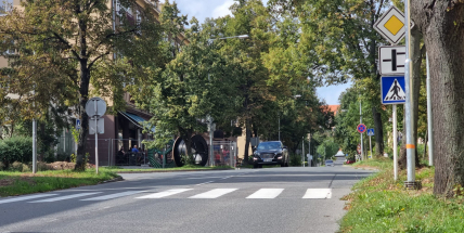 Příbram dokončuje opravy komunikací, osvětlí přechody na sídlišti