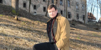 Na Ratha ve vězeňské nemocnici zaútočil muž nůžkami, zabývá se tím soud