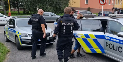 V příbramské ubytovně došlo k vloupání. Policisté podezřelého zadrželi