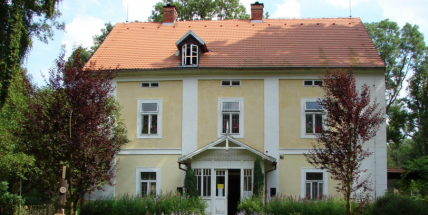 Památník Karla Čapka ve Staré Huti zpřístupní novou výstavu Úspěch se neodpouští