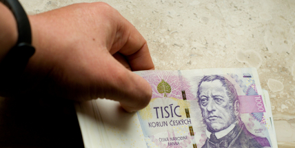 Důvěra v ekonomiku dál padá, mezi spotřebiteli je nejníže za dobu sledování