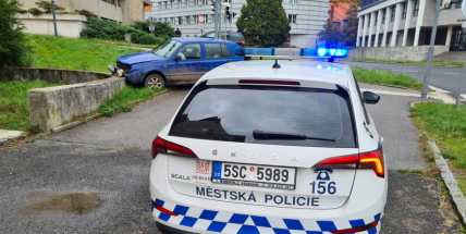 Doplnění informací k nedělní nehodě v Milínské: Zfetovaný řidič dál pokračoval v jízdě, ačkoliv měl vysloven zákaz řízení
