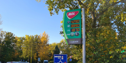 Benzin ve středních Čechách po zvýšení spotřební daně zdražil o 1,34 koruny, v průměru stojí 39 Kč