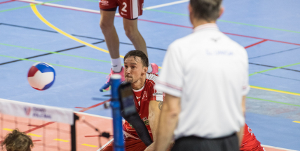 Volejbalové tsunami z Karlovarska spláchlo příbramské Kocoury