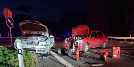 Na výjezdu z Příbrami se střetla dvě auta, dva zranění
