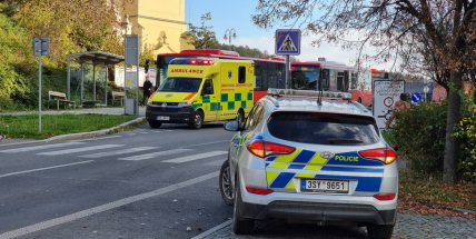 Tři muži v Příbrami napadli řidiče autobusu a utekli