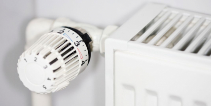 Dvě třetiny Čechů spoří na energiích, méně vytápějí a svítí