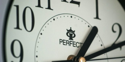 Končí letní čas, lidé si pospí o hodinu déle