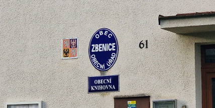 Malé středočeské obce dostanou od kraje dotace, Zbenice vymění okna a dveře na obecním úřadu