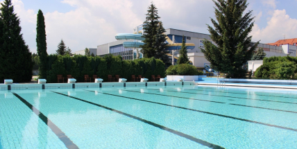 Příbram uvažuje o zastřešení venkovního bazénu, nahradil by zavřený akvapark