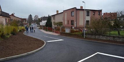 V Dobříši skončila rekonstrukce Okružní ulice