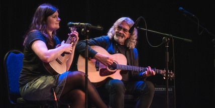 Bronzovou adventní neděli završí koncert Petra Vašiny a Míši Mádlové