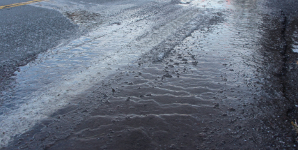 Meteorologové varují před náledím. Může způsobit problémy v dopravě