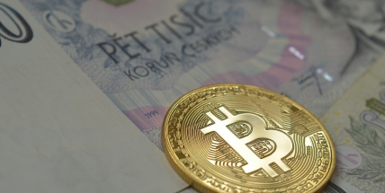 Falešný bankéř a policista připravili muže o 700.000 Kč