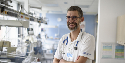 Neonatolog Kilián Resl: Porodnice dnes standardně nabízejí věci, které byly považovány za alternativní