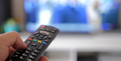 Průměrná doba u televize na Štědrý den stoupne na 6,5 hodiny