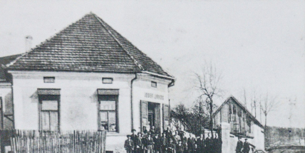 Padrť, Záběhlá, Kolvín, Hrachoviště, Velcí. Domy desítek nevinných lidí byly v roce 1952 nenávratně srovnány se zemí