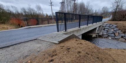 Stavbaři v Příbrami vybudovali nový most v Plynárenské ulici