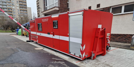 Nakažení covidem zatím zájem o dnešní volby z auta v Příbrami neprojevili