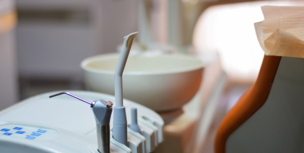 Zubního lékaře na pojišťovnu má přes 84 pct lidí, desetina si péči platí