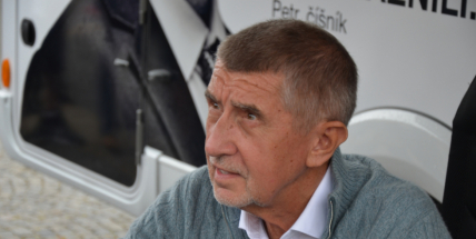Babiš dorazil do Liberce, obklopily ho desítky příznivců i odpůrců