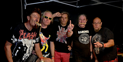 Punková legenda Visací zámek míří do Příbrami