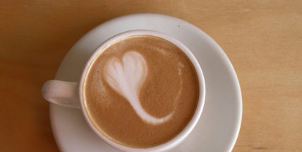 V Příbrami můžete 20. srpna navštívit kavárnu „potmě“