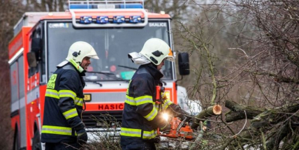 Meteorologové varují před silným větrem