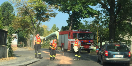 Vyteklý olej v Anenské, nehoda u Obory