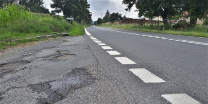 Středočeský kraj investuje do oprav a výstavby silnic tři čtvrtě miliardy korun