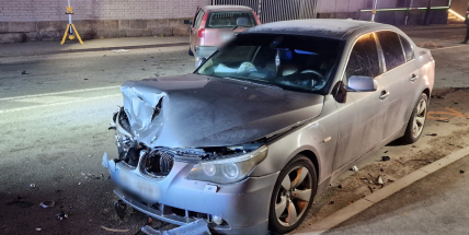 Nehoda dvou aut v Příbrami si vyžádala zranění, policie silnici uzavřela