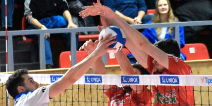 Kocouři si v bouřlivé atmosféře vyšlápli na favorita z Odoleny Vody a připsali si nesmírně cenné tři body