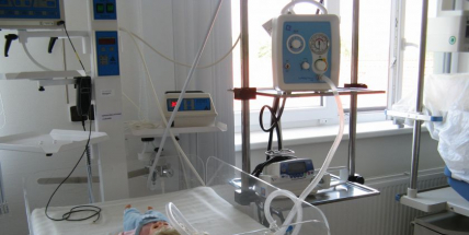 Příbramská nemocnice má nový dětský resuscitátor