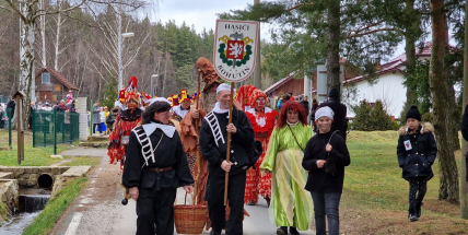 Bohutínem prošel masopustní průvod. Přilákal stovky lidí
