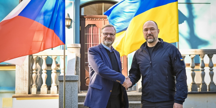 Česká vláda poslala Ukrajině vojenskou pomoc za deset miliard korun