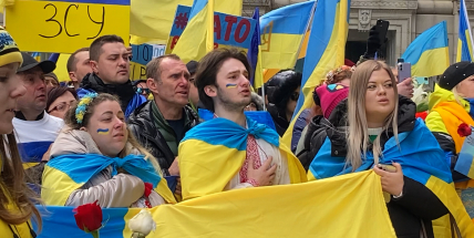 Lidé v celém Česku si dnes připomenou první výročí vpádu Ruska na Ukrajinu