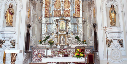 Odcizené předměty stříbrného oltáře svatohorské baziliky mají nahradit duplikáty