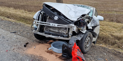 Dopravu u Skalky uzavřela nehoda dvou aut, dvě ženy se zranily