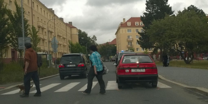 Na náměstí 17. listopadu byl sražen chodec (VIDEO)