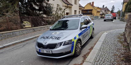 Muže v Sedlčanech vážně popálil oheň z kotle. Do nemocnice ho přepravil vrtulník