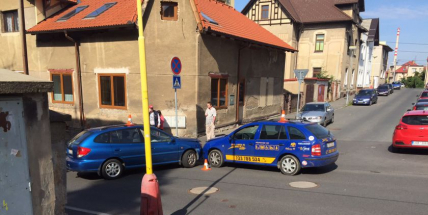 Nehoda v Riegrově ulici, s opatrností projedete