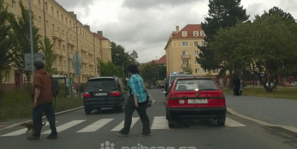 Seniorka, která srazila chodce, neměla posudek o zdravotní způsobilosti