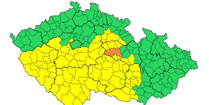 V noci začne vydatně pršet, déšť může zvednout hladiny menších řek