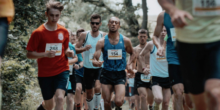 Energon běh provede průmyslovým areálem v Dobříši i Brdy