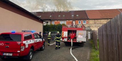 Při požáru v Trhových Dušníkách uchránili hasiči včasným zásahem majetek za 25 milionů
