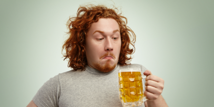 Desetina lidí v ČR denně pije alkohol, je jich 900.000