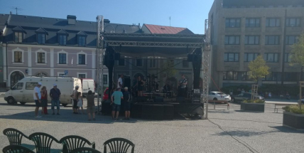 Město koupí vlastní pódium, vyjde na téměř 900 tisíc