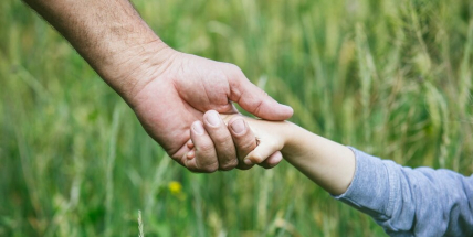 Dnes je den otců, svátek připomíná roli mužů při výchově